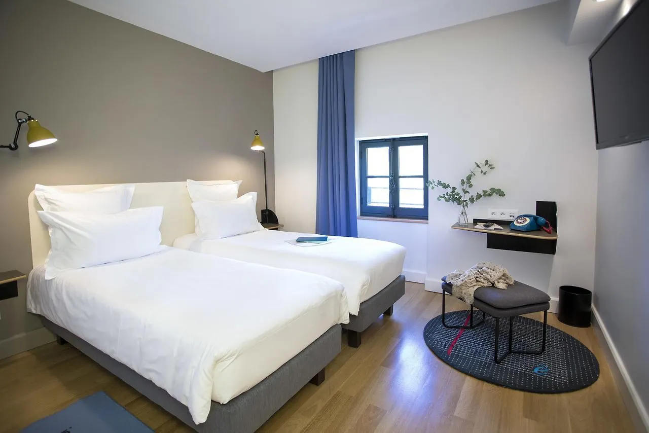 ****  ליון Fourviere Hotel צרפת